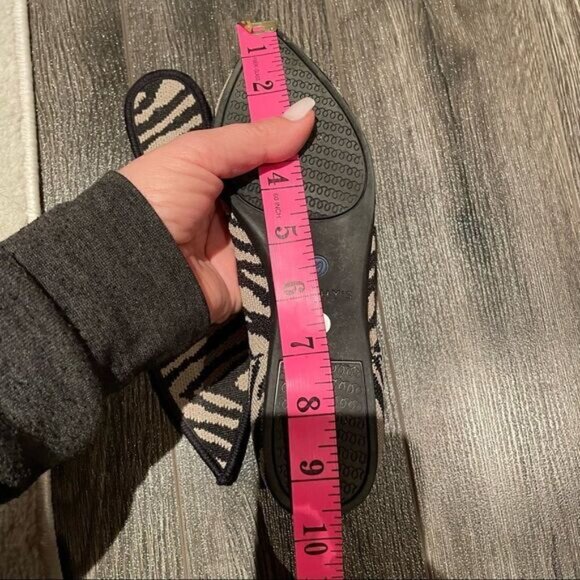 Aritzia Denim Forum Joni Mid LengthShort Blue Sz 26 - Picture 15 of 15